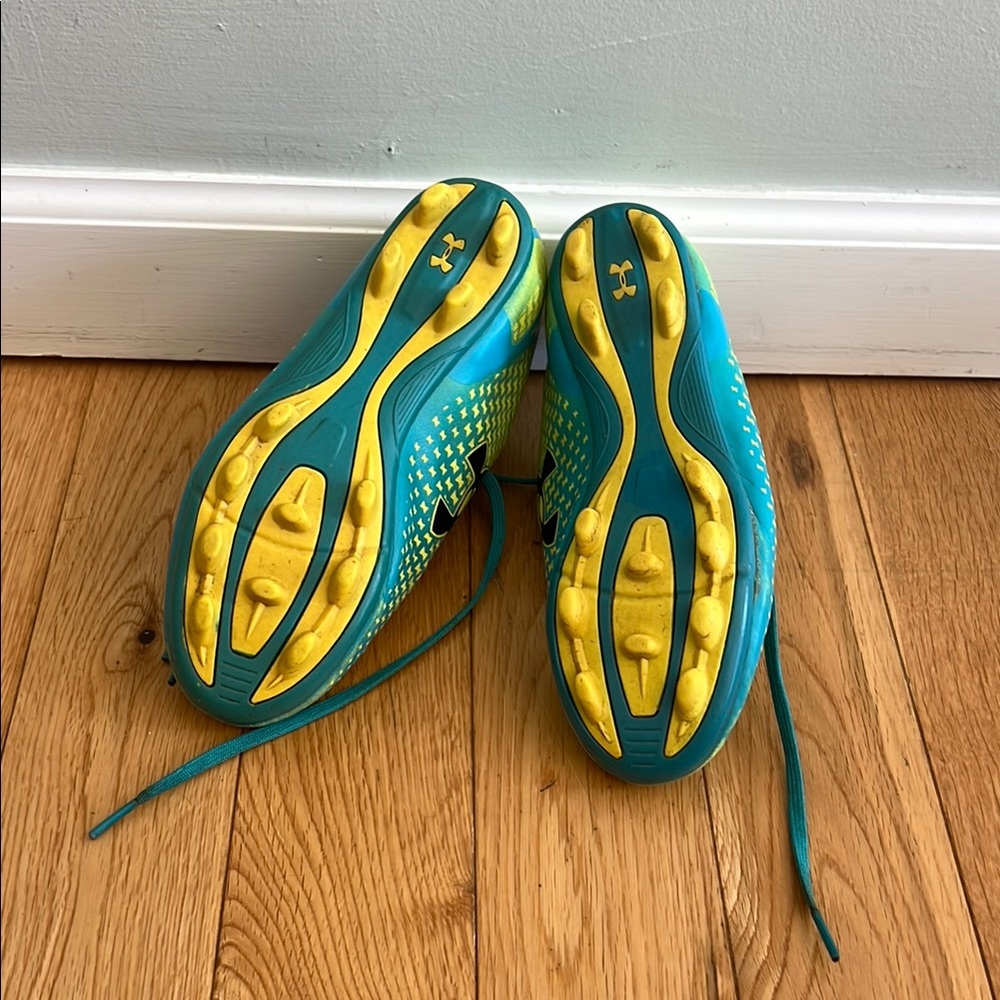 Under Armour Yellow and Blue Soccer Cleats Sz 3.5 used -Make An Offer- - Picture 10 of 13